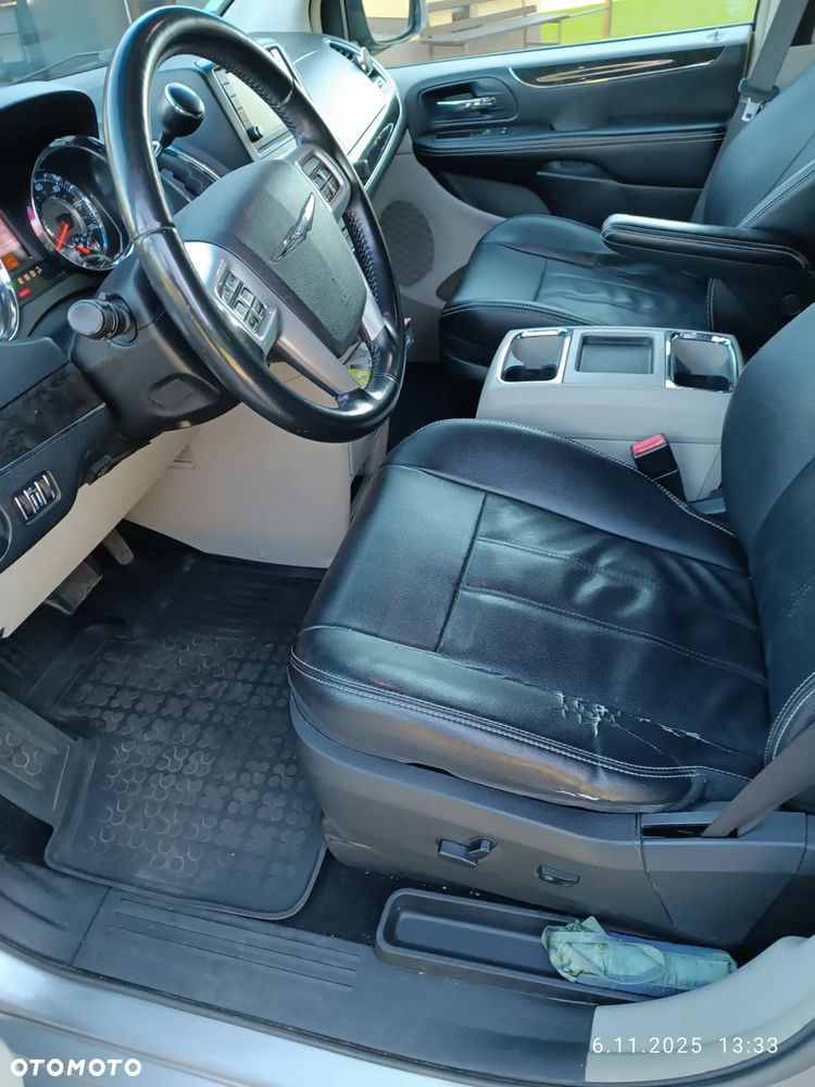 Chrysler Town & Country 3.6 Touring - 16