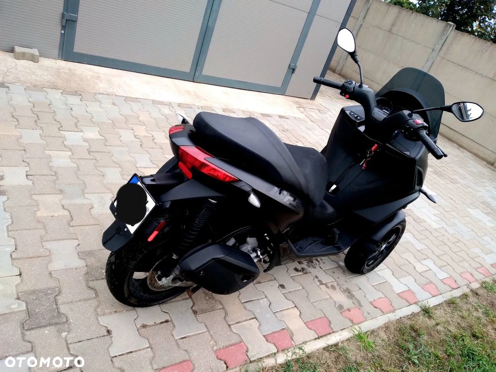 Piaggio MP-3 - 9
