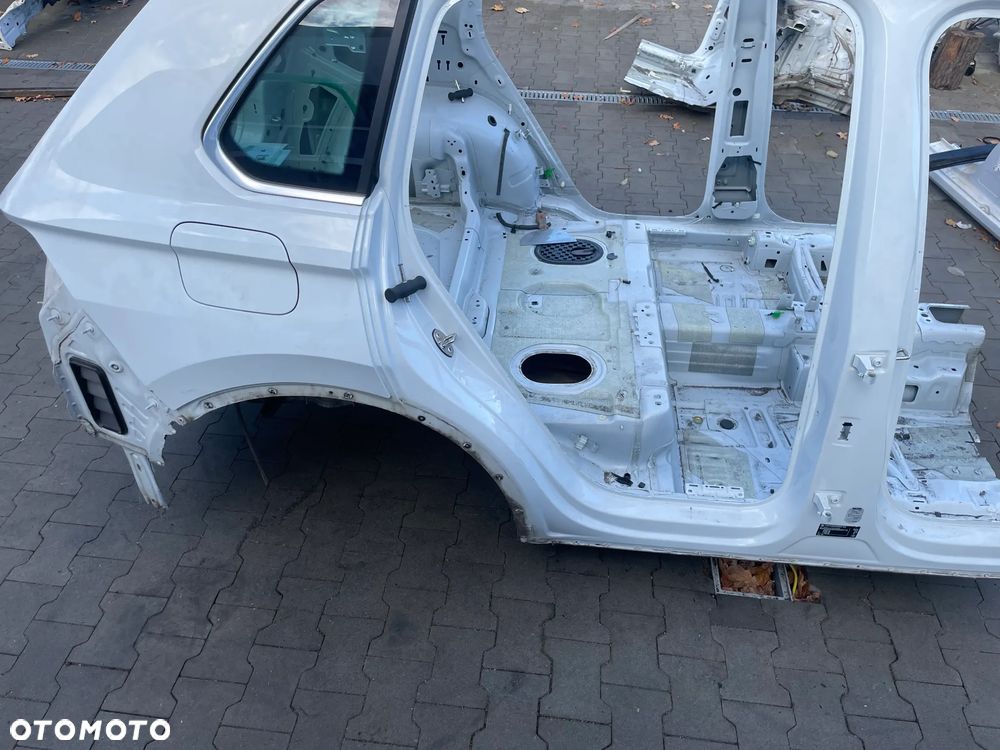 VW TIGUAN II ćwiartka prawy tył BŁOTNIK PRAWY TYŁ - 1
