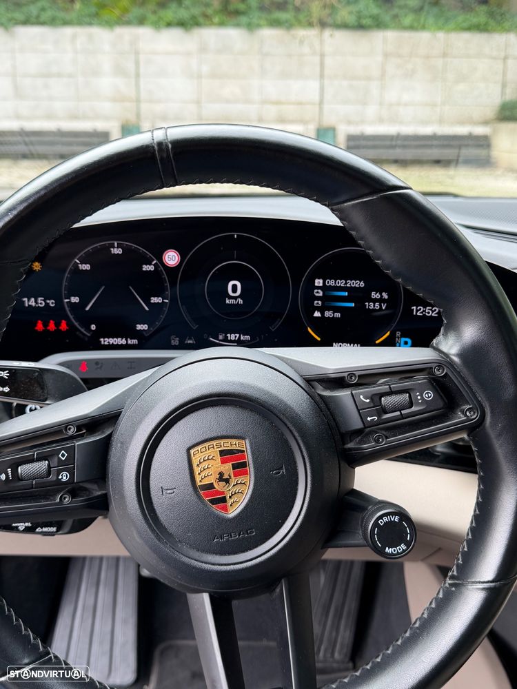 Porsche Taycan 4S - 16