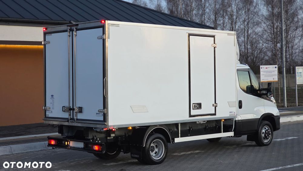 Iveco ❗️❗️DAILY 3.0 180Km 50C18 JAK NOWY ❗️❗️NOWY MODEL / CHŁODNIA MROŹNIA -32 +32 / ZASILANIE 230V / PIERWSZY WŁASCICIEL / NAVI / KAMERA COFANIA / FULL LED / TEMPOMAT AKTYWNY / BLIŹNIAKI / GRUBA SCIANKA / ZABUDOWA IGLOOCAR / AGREGAT CARRIER / WERSJA WZMOCNIONA / FULL OPCJA / SERWIS ASO / SALON POLSKA / 35C15 50C15 35C18❗❗ JAK Z SALONU - NOWY -❗❗ - 11