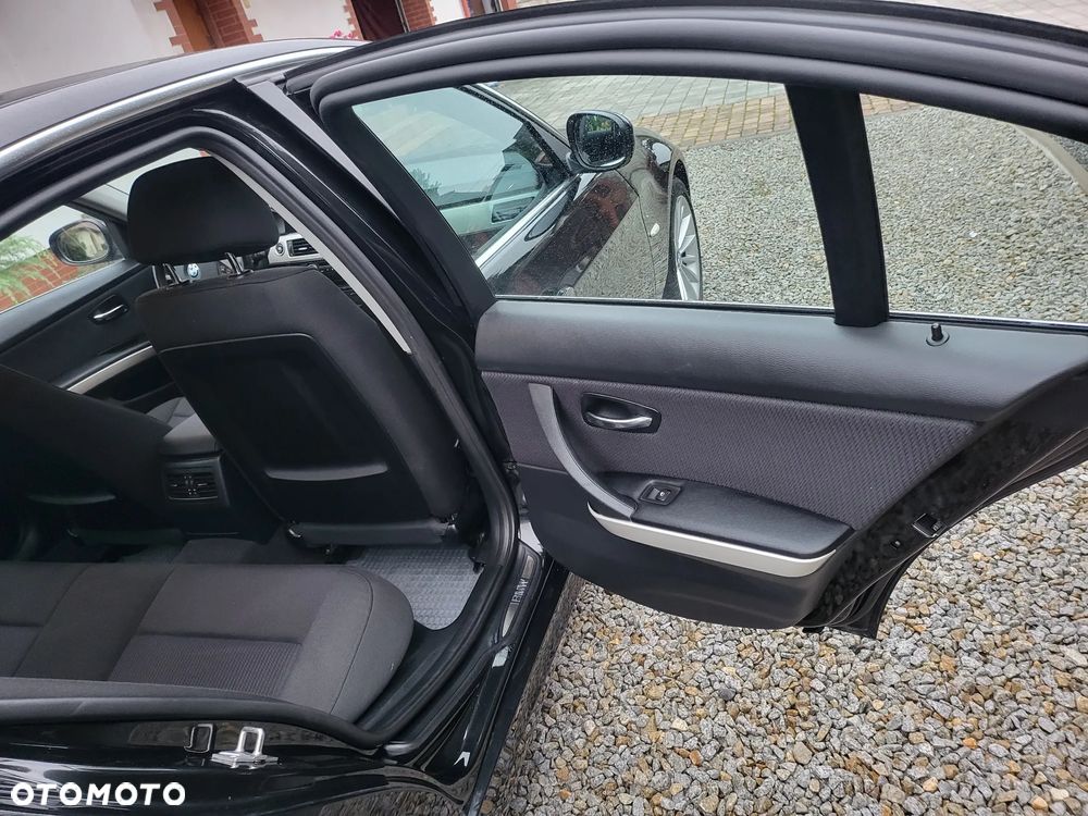 BMW Seria 3 318i Touring Edition Exclusive - 15