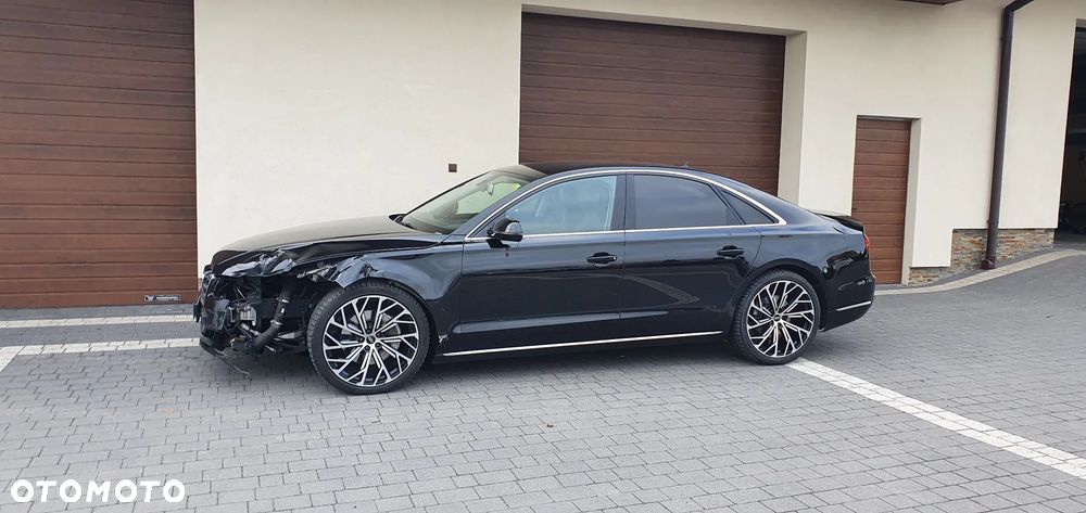 Audi A8 - 4