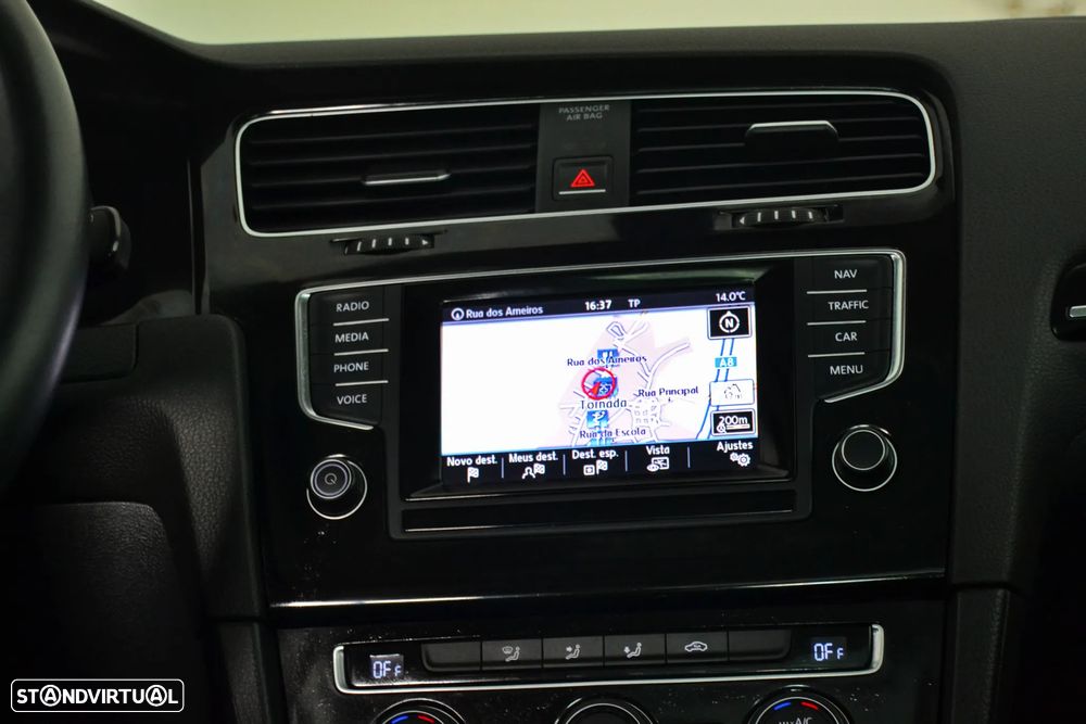 VW Golf Variant 1.6 TDi Highline DSG - 16