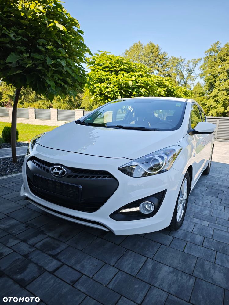 Hyundai i30 1.4 Classic + - 12