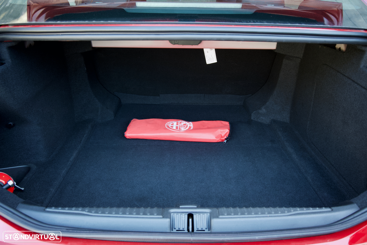 Alfa Romeo Giulia 2.9 Bi-Turbo Quadrifoglio - 42