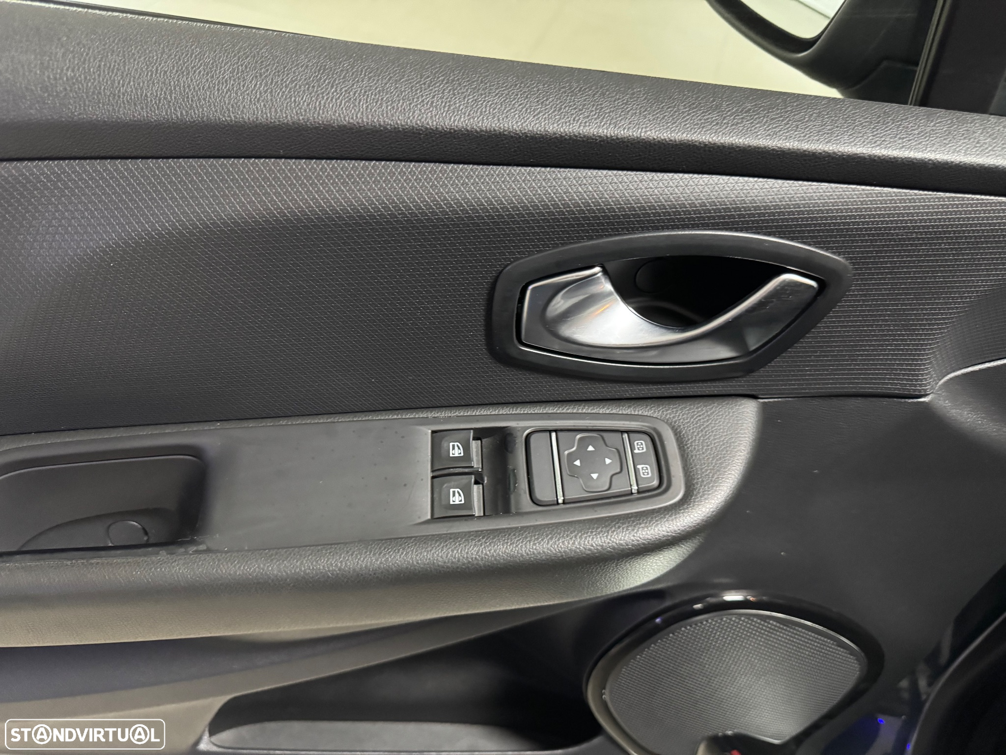 Renault Clio 0.9 TCe Limited Edition - 32