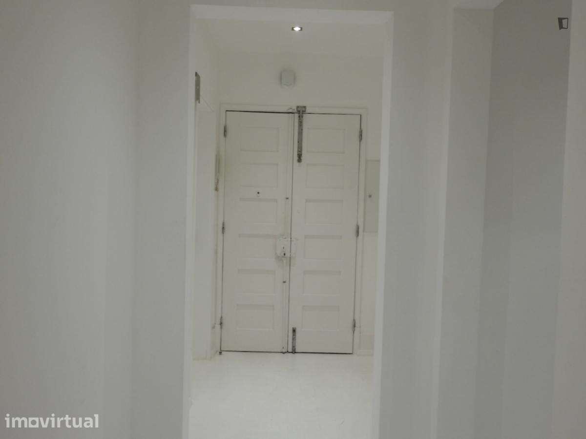Quarto - localizado em Saldanha Lisbon - Grande imagem: 4/7