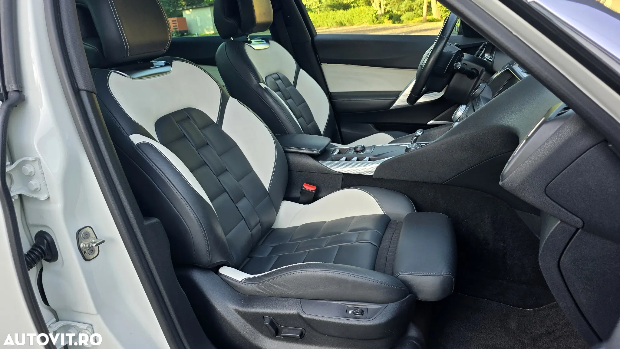 Citroën DS5 Hybrid4 Aut. Business Class - 6