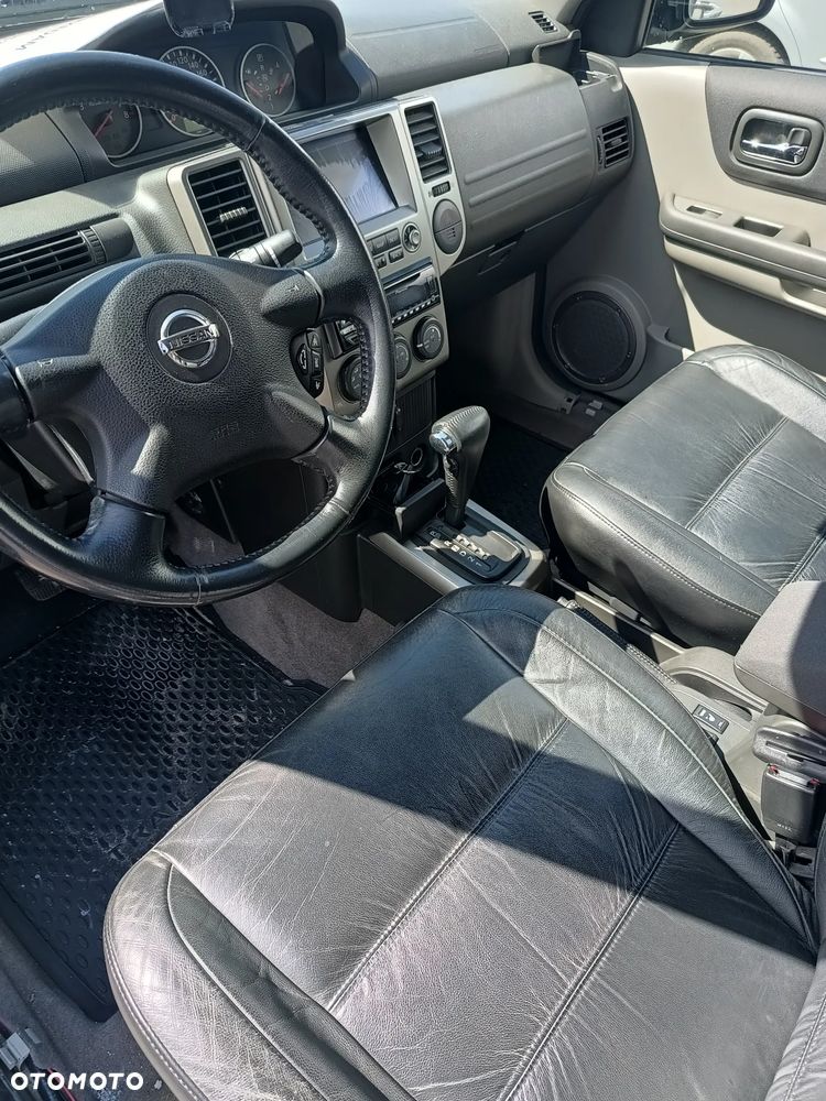 Nissan X-Trail ver-2-5-4x4-columbia - 15