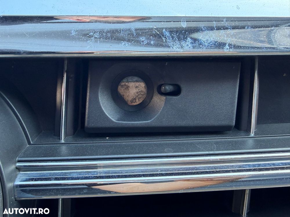 Volkswagen Touareg - 12