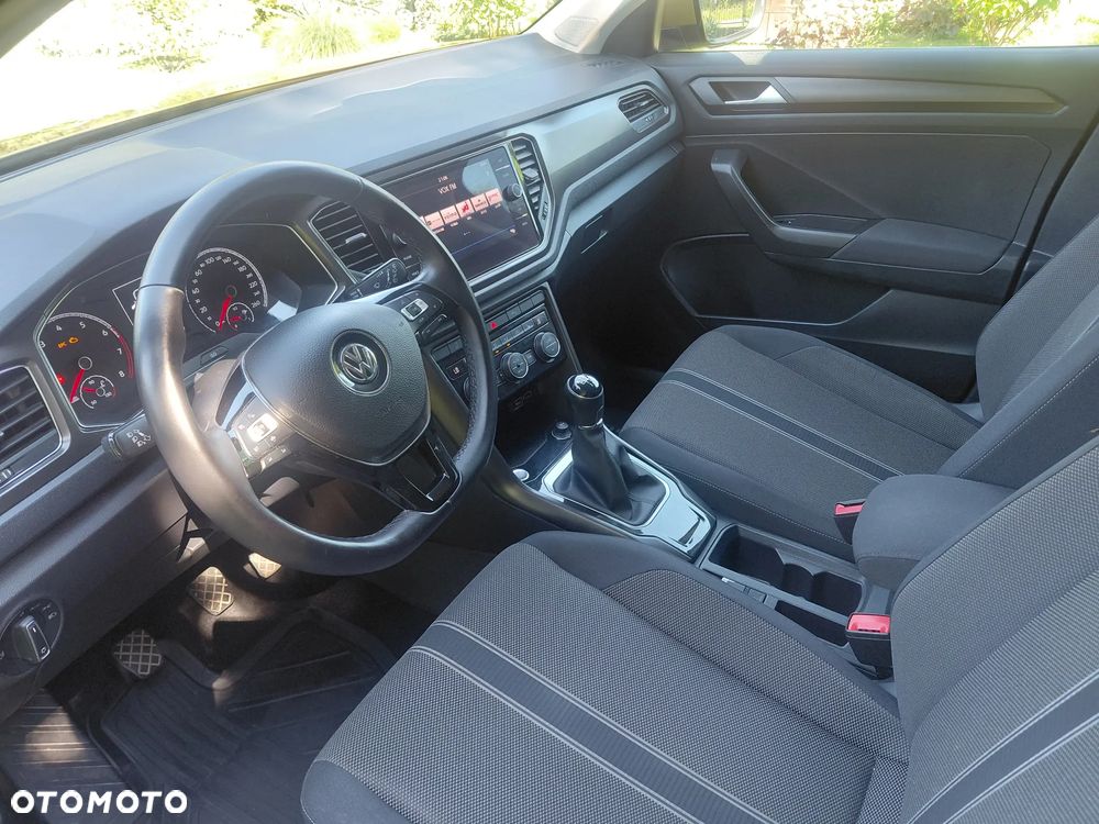 Volkswagen T-Roc - 16