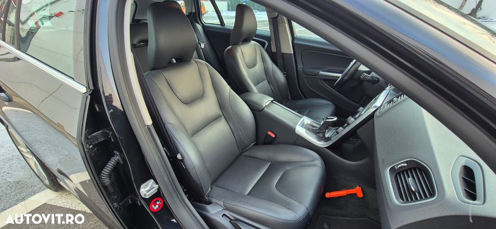 Volvo V60 D6 Plug-In-Hybrid AWD Geartronic Summum - 24