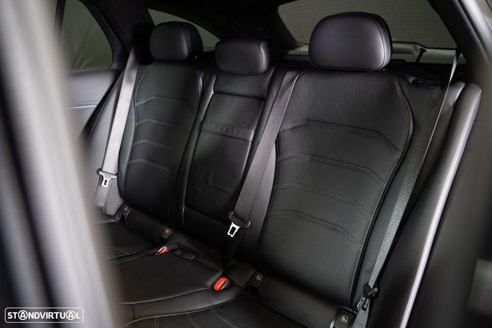 Mercedes-Benz E 300 e 4Matic AMG Line - 17