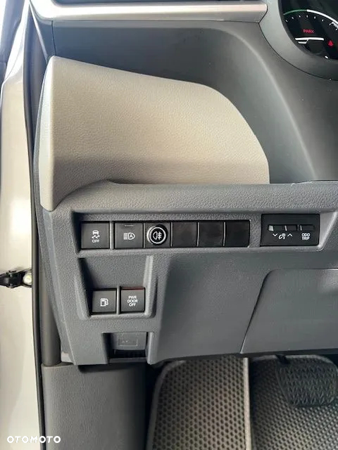 Toyota Sienna - 11