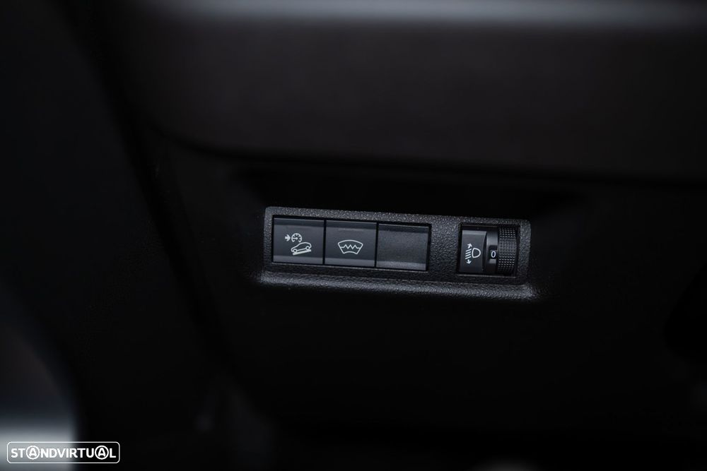 Jeep Avenger Summit - 36