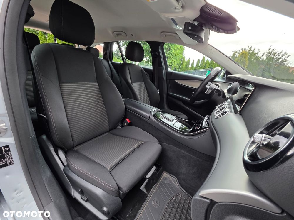 Mercedes-Benz Klasa E 220 d 9G-TRONIC Avantgarde - 24