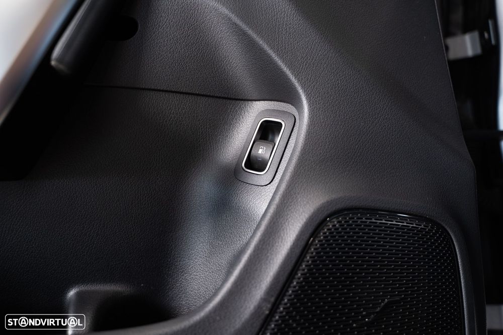 Mercedes-Benz CLA 250 e Shooting Brake AMG Line - 22