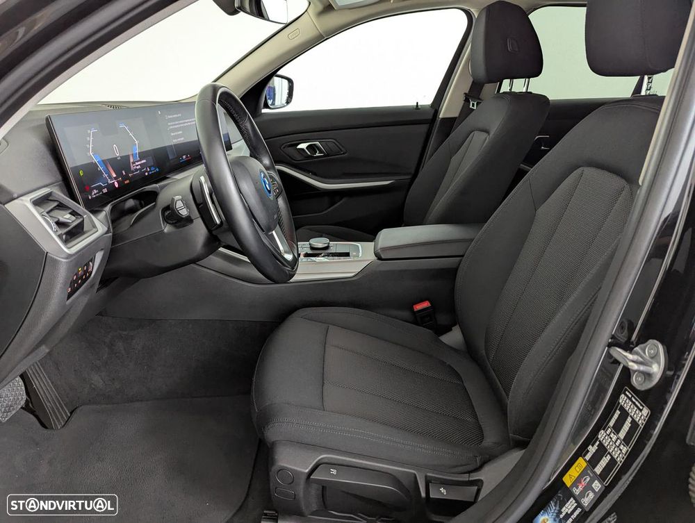 BMW 320 e Line Sport Auto - 28