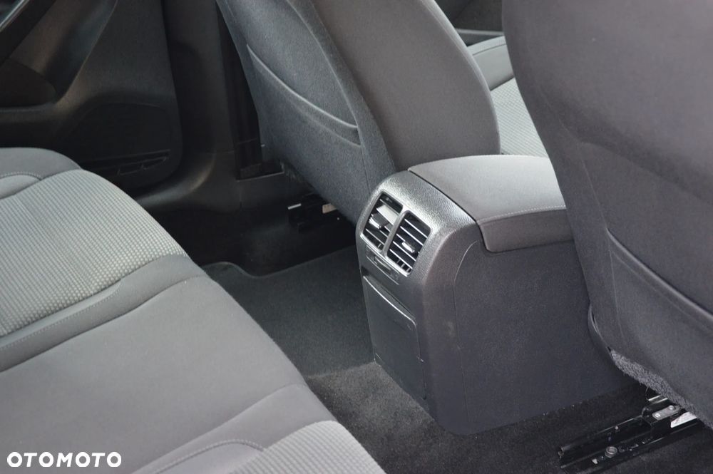 Volkswagen Golf - 26