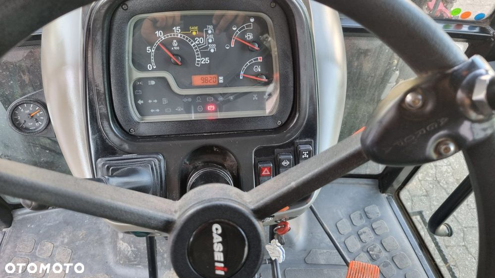 Case IH JX 90 , rok 2009 Ciągnik z ładowaczem czołowym MX U8. - 4