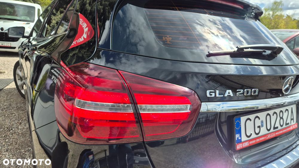 Mercedes-Benz GLA 200 7G-DCT AMG Line - 20