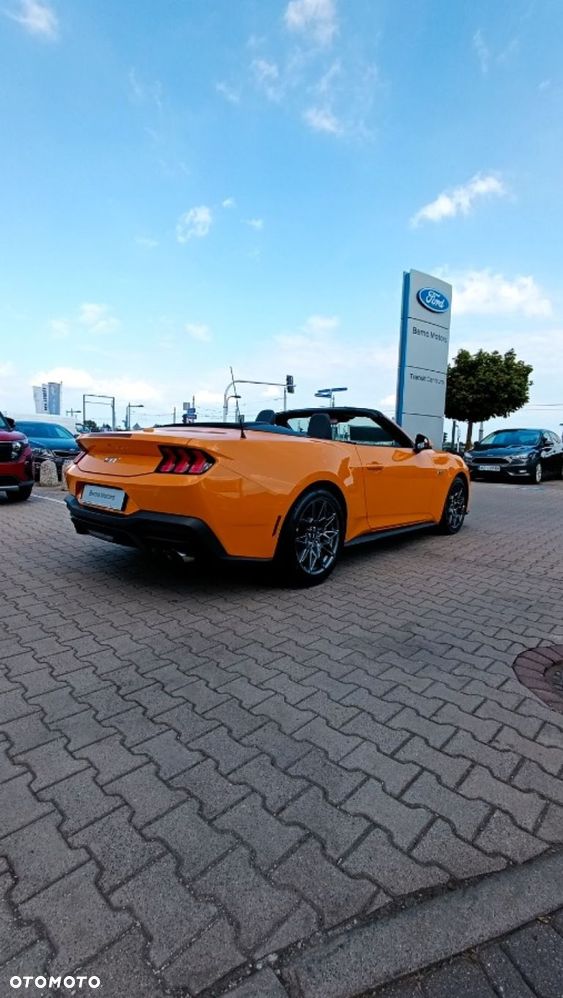 Ford Mustang - 7