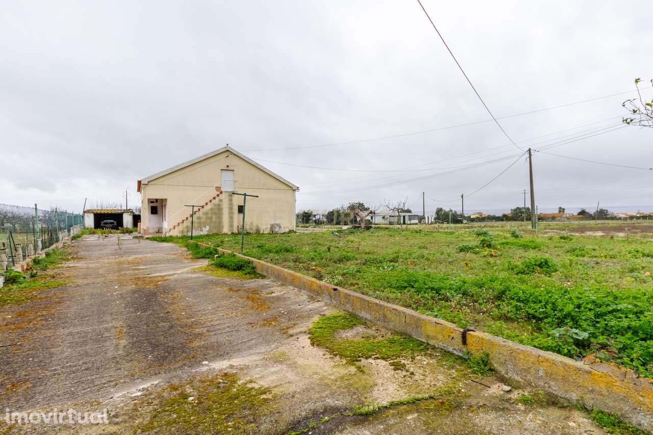Moradia T2 para renovação | Lote 1.000 m² | São Francisco, Alcochete | - Grande imagem: 2/39