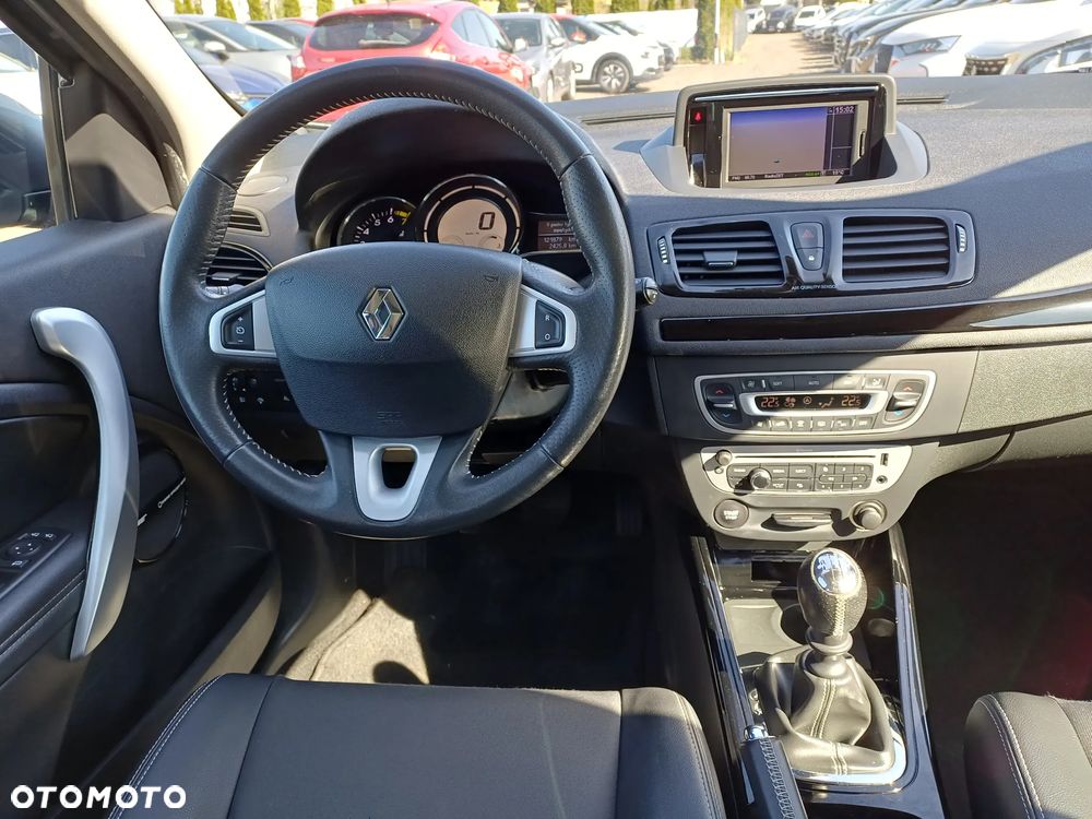 Renault Megane ENERGY TCe 115 Start & Stop Bose Edition - 27