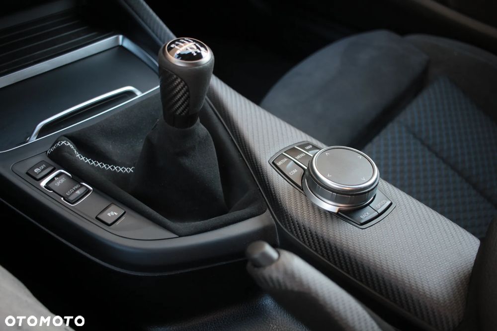 BMW Seria 1 M140i Shadow - 9