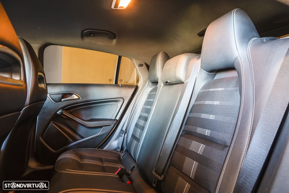 Mercedes-Benz CLA 220 d 7G-DCT Urban - 3