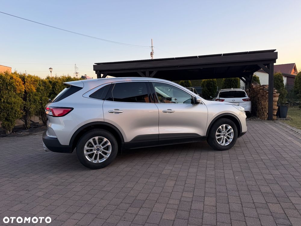 Ford Kuga 2.0 TDCi FWD Titanium - 23