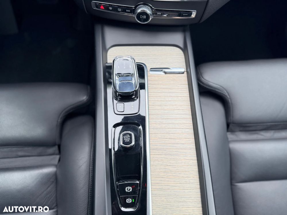 Volvo XC 60 B4 MHEV AT8 AWD Inscription - 11