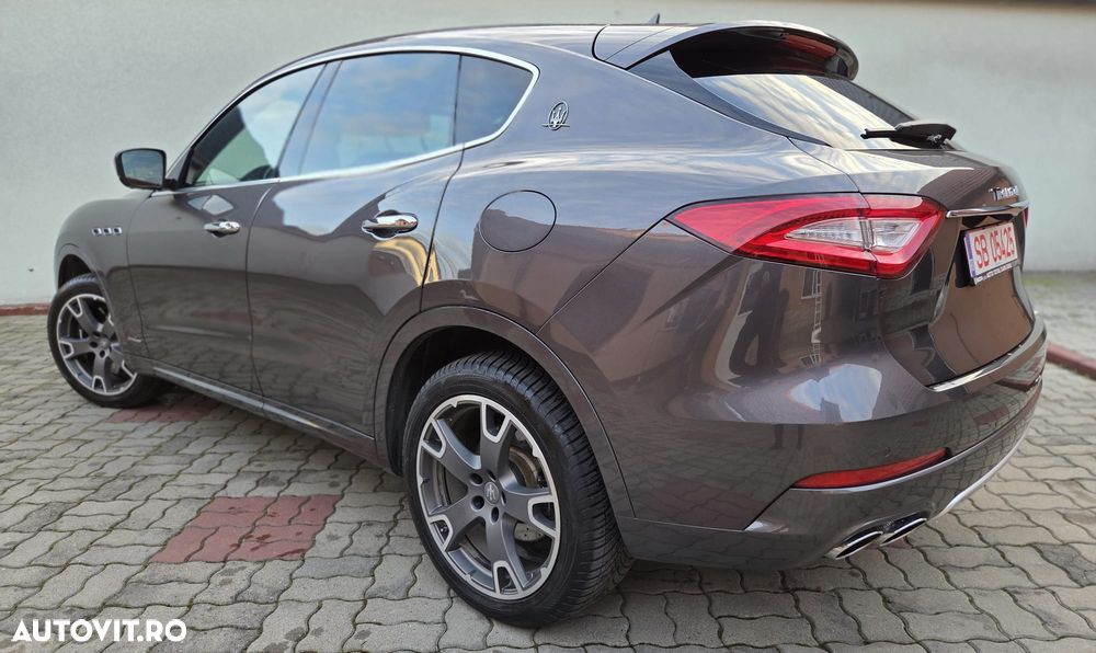 Maserati Levante Q4 GranLusso - 4