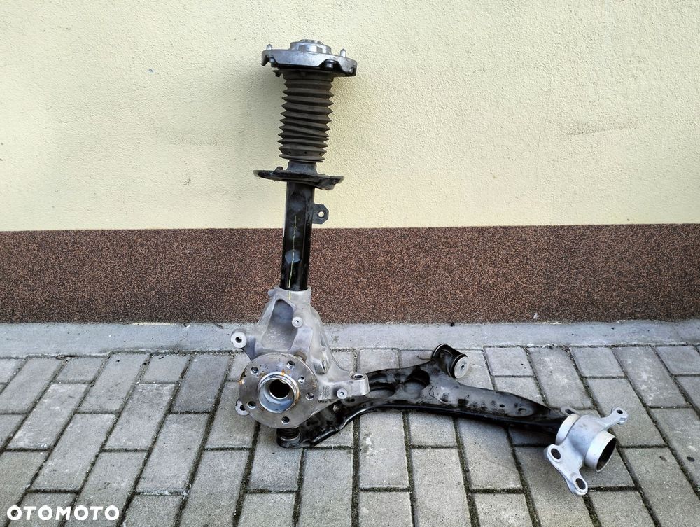 zwrotnica amortyzator lewa bmw 1 f40 - 1