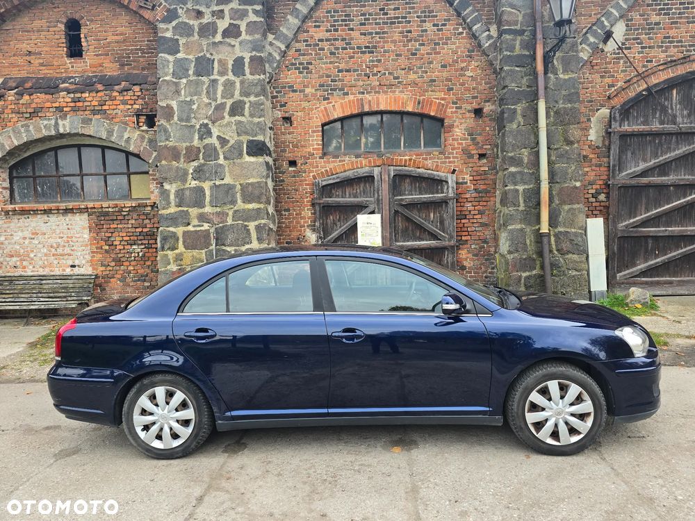 Toyota Avensis 1.8 VVT-i Luna - 4