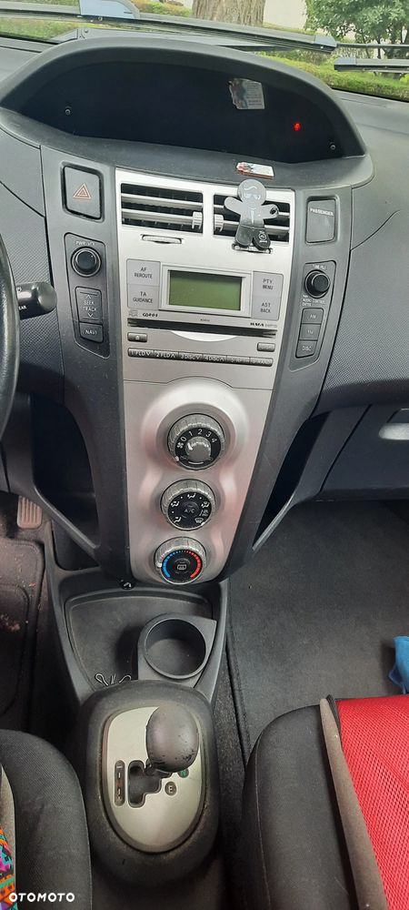 Toyota Yaris - 8