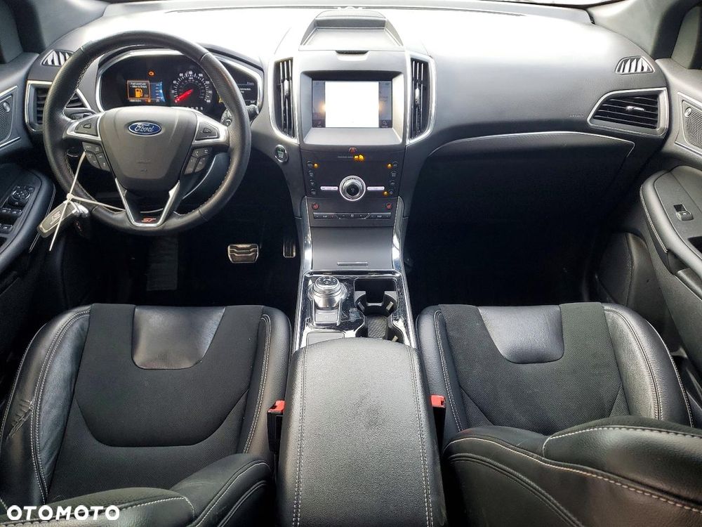 Ford Edge - 8