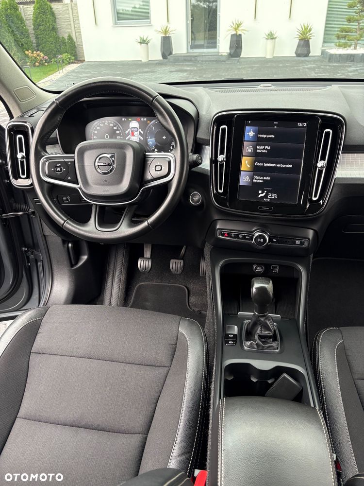 Volvo XC 40 D3 Momentum Pro - 25