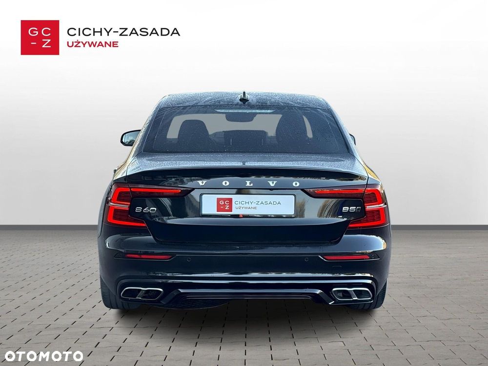 Volvo S60 B5 B AWD R-Design - 4