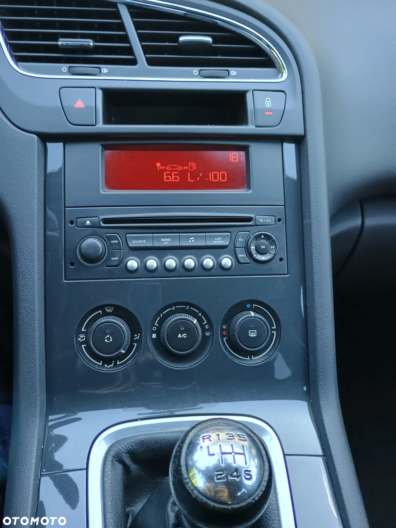 Peugeot 5008 - 8