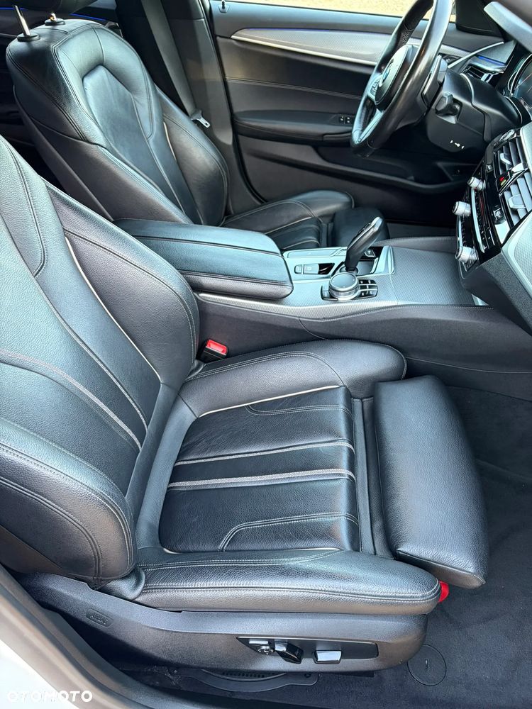 BMW Seria 5 520d xDrive Sport - 27