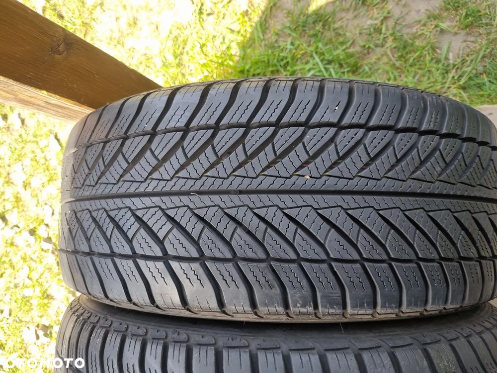OPONY Goodyear Ultra Grip 8 Performance 245/45R18 100V 2018r,4x7mm bdb stan - 4