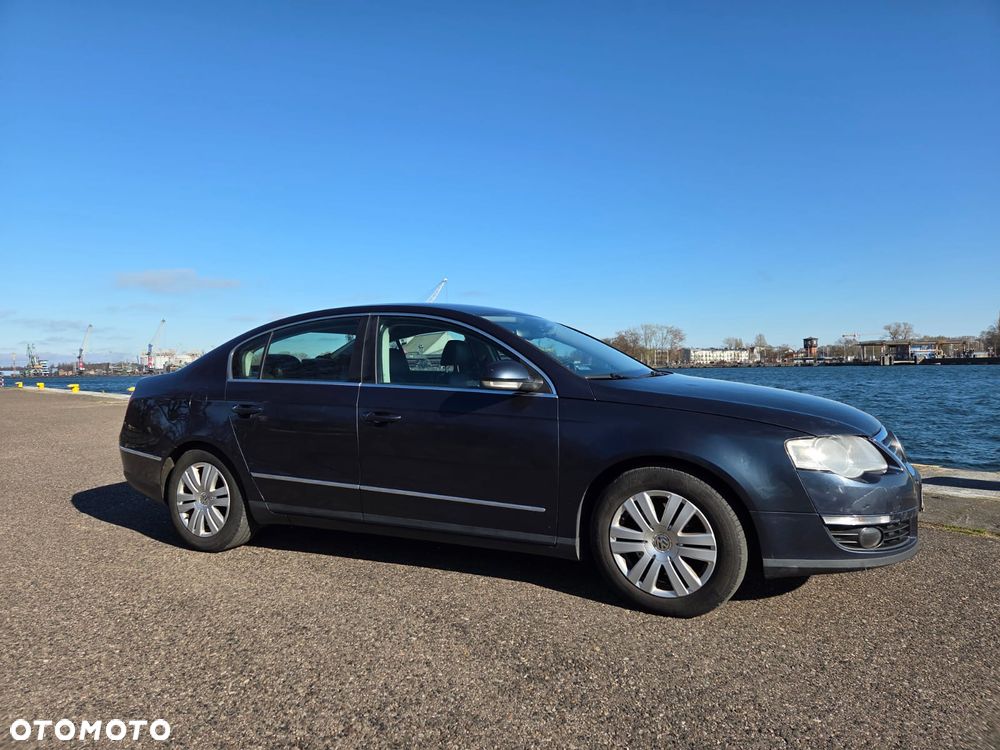 Volkswagen Passat 2.0 TDI DPF Highline - 12