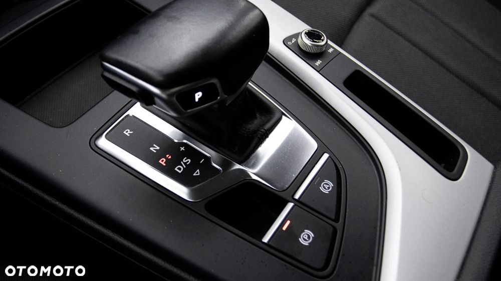 Audi A4 Limousine 35 TFSI mHEV Advanced S tronic - 19