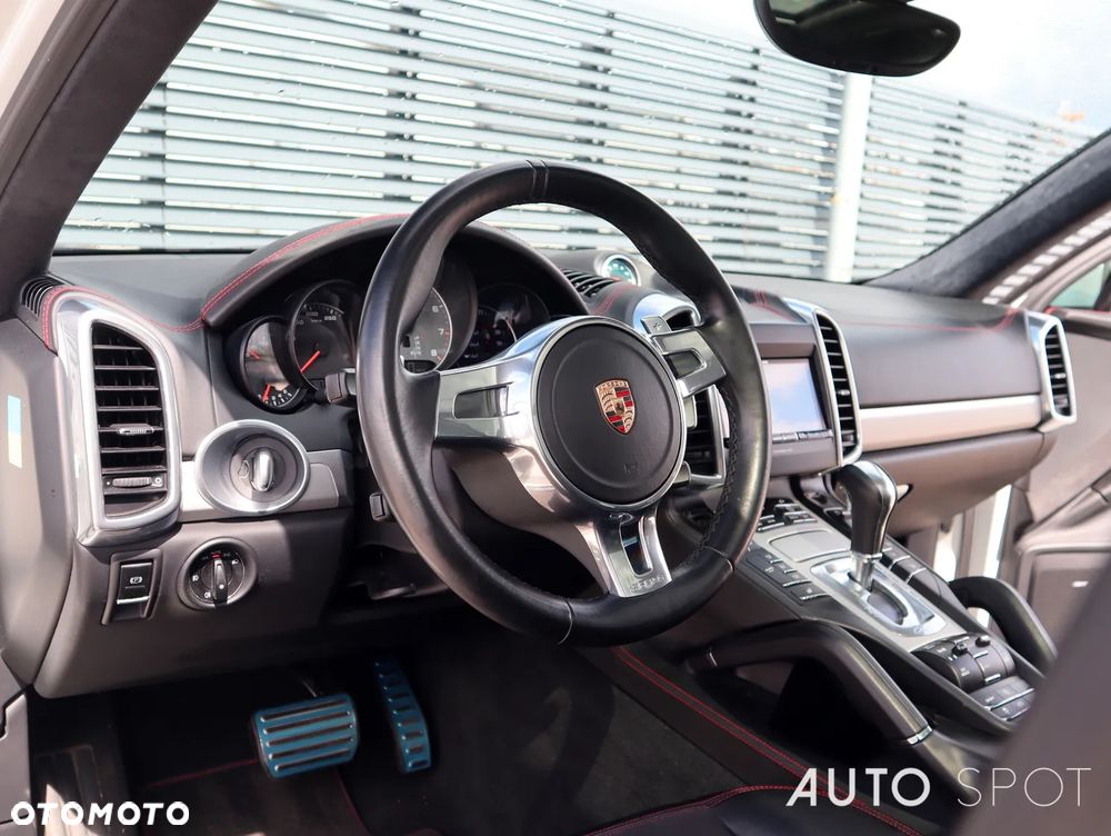 Porsche Cayenne GTS - 21