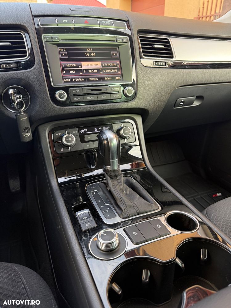 Volkswagen Touareg 3.0 V6 TDI BMT - 14