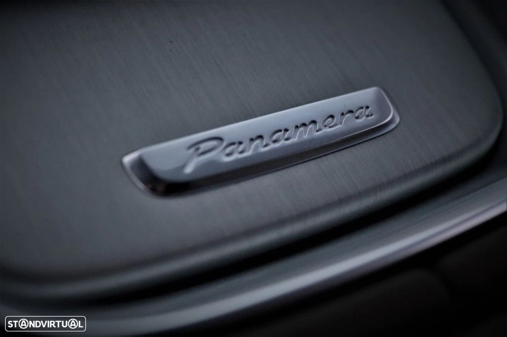 Porsche Panamera 4 E-Hybrid - 27