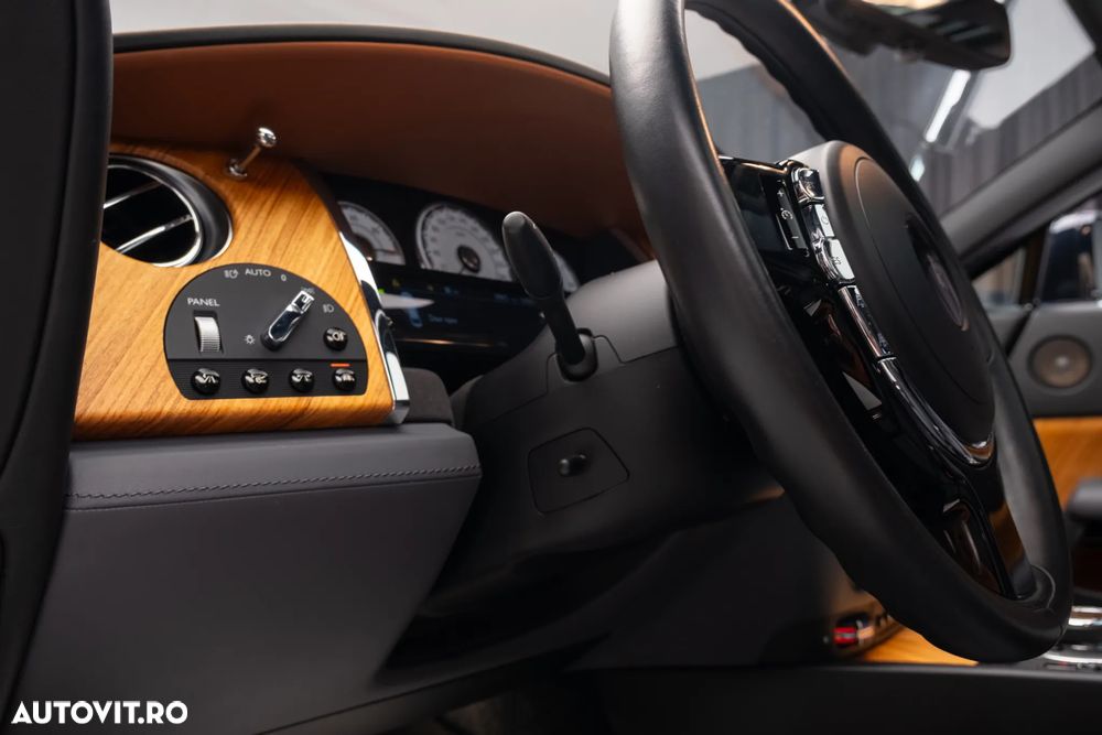 Rolls-Royce Wraith - 22