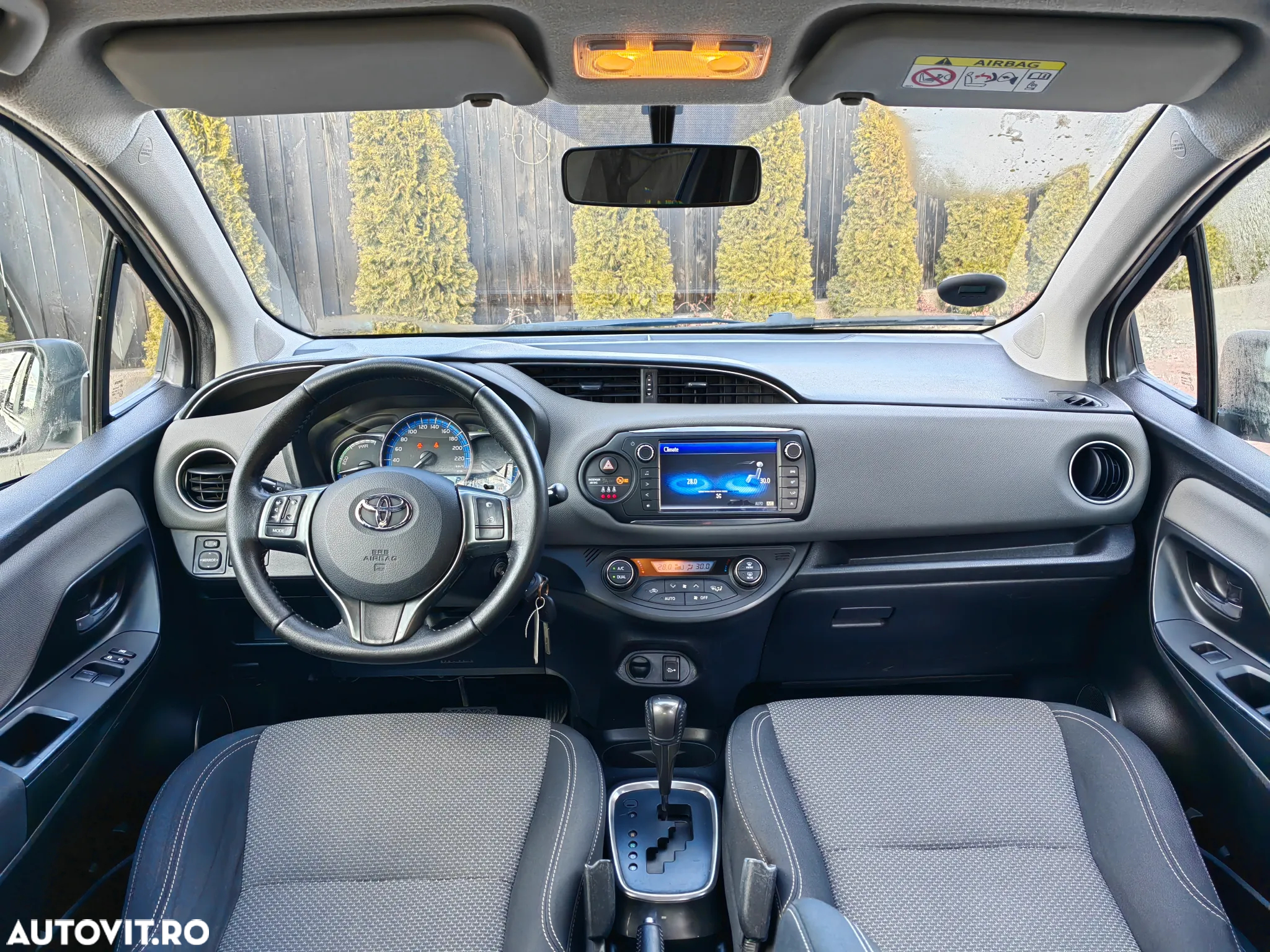 Toyota Yaris Hybrid 1.5 VVT-i Premiere Edition - 16